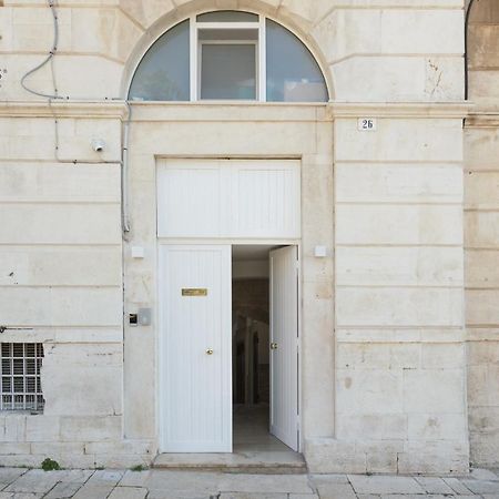 Alibi Suites Suite Museum: Gioiello Con Vista Sul Museo Archeologico Nazionale, Letto E Doccia Con Cromoterapia, Smart Tv, Wifi E A/C Ruvo di Puglia Eksteriør bilde