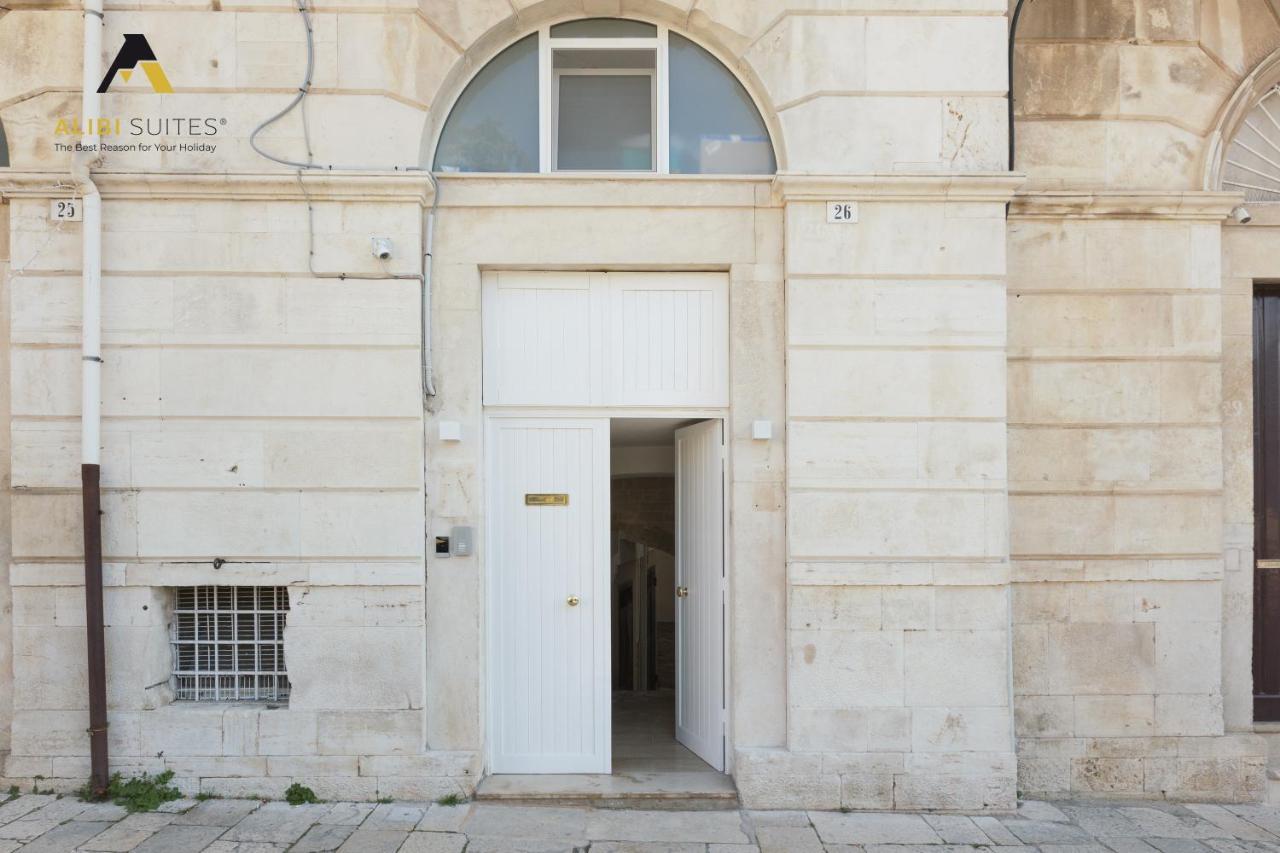 Alibi Suites Suite Museum: Gioiello Con Vista Sul Museo Archeologico Nazionale, Letto E Doccia Con Cromoterapia, Smart Tv, Wifi E A/C Ruvo di Puglia Eksteriør bilde