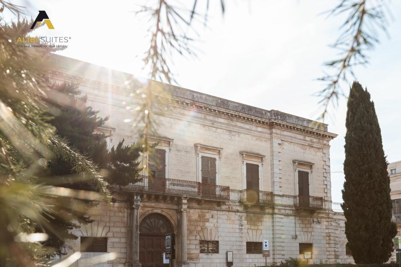 Alibi Suites Suite Museum: Gioiello Con Vista Sul Museo Archeologico Nazionale, Letto E Doccia Con Cromoterapia, Smart Tv, Wifi E A/C Ruvo di Puglia Eksteriør bilde